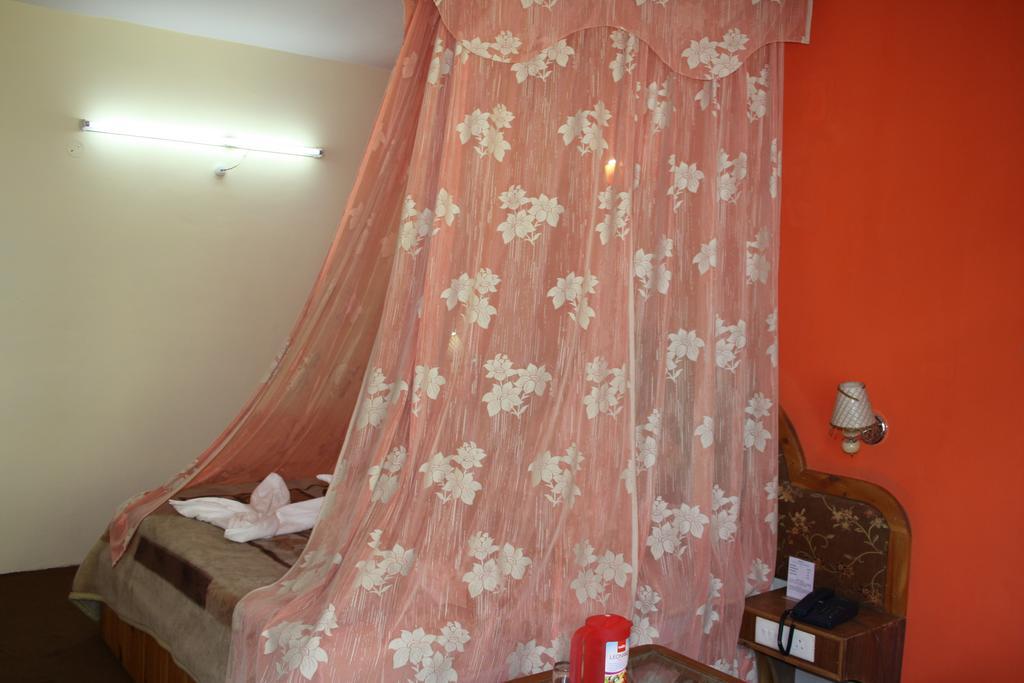 Hotel Ocean Blue Manali Bagian luar foto